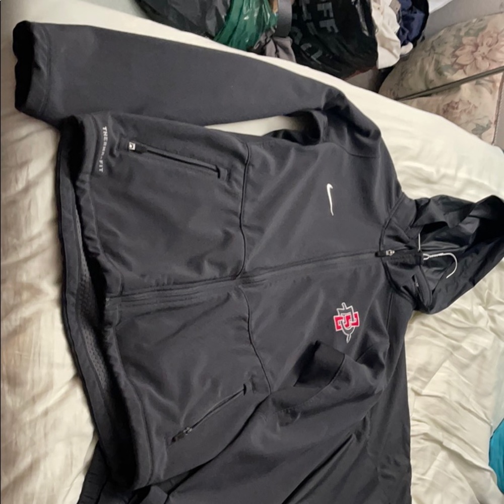 SDSU hoodie medium
